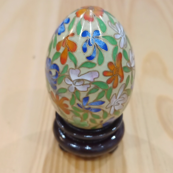New in box Cloisonne White Egg Ornament w stand Vintage Collectible Medi… - Picture 7 of 12